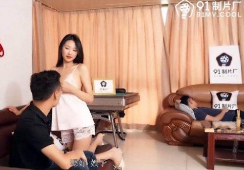 Chán chồng yếu sinh lý đành gạ em trai địt thỏa mãn